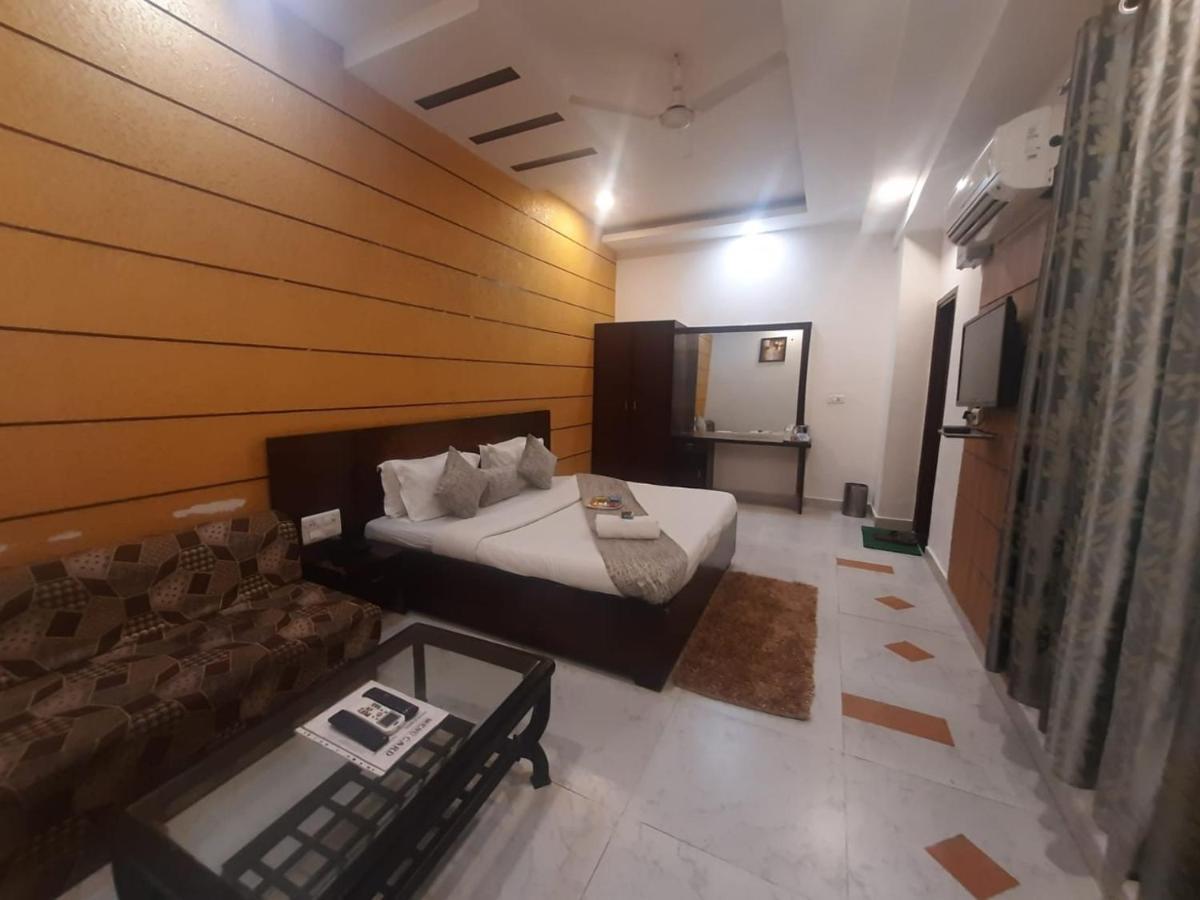 Kartikay Hotel Hisār Exterior photo