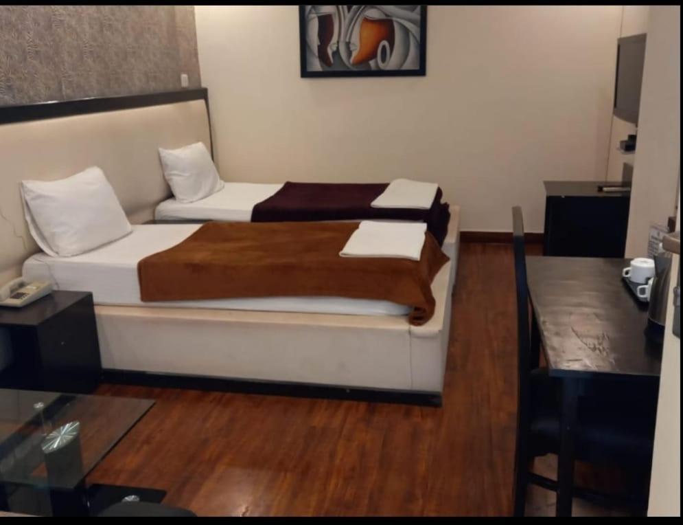 Kartikay Hotel Hisār Room photo