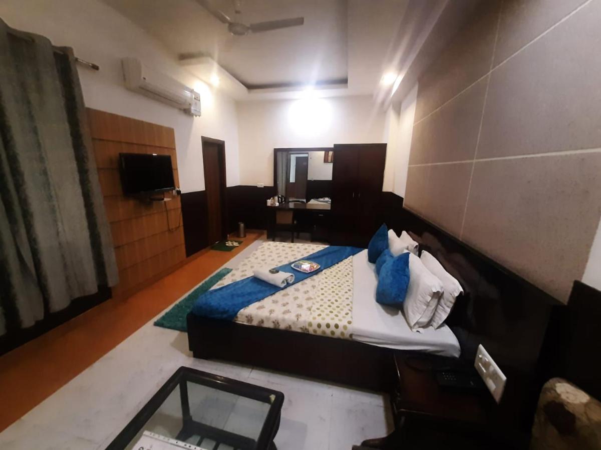 Kartikay Hotel Hisār Exterior photo