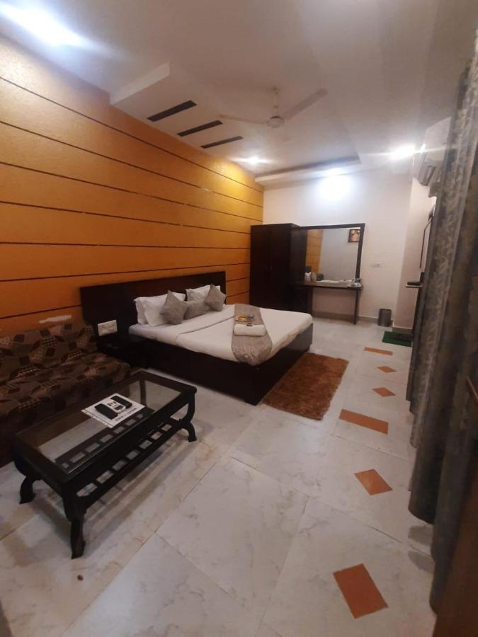Kartikay Hotel Hisār Exterior photo