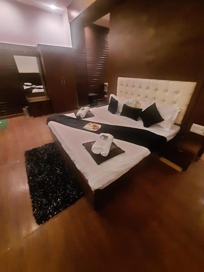 Kartikay Hotel Hisār Exterior photo