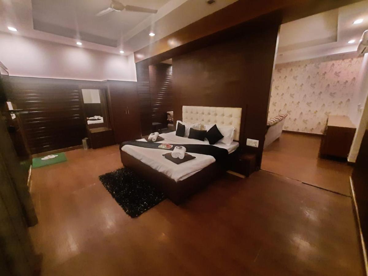 Kartikay Hotel Hisār Exterior photo