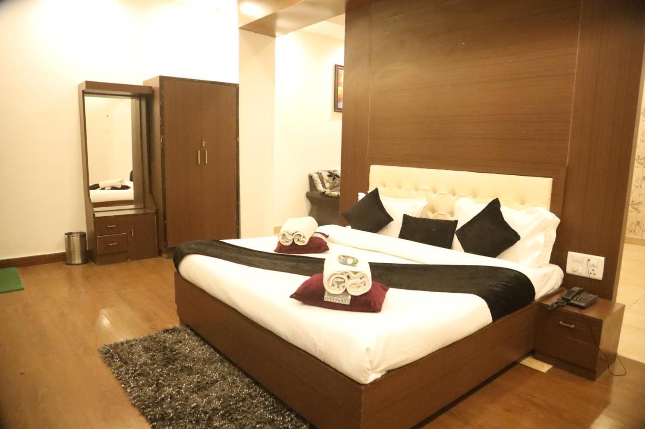 Kartikay Hotel Hisār Exterior photo